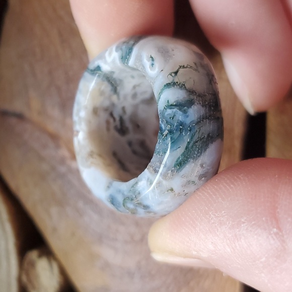 New Carved Faceted Natural Moss Agate Ring. - Picture 9 of 15